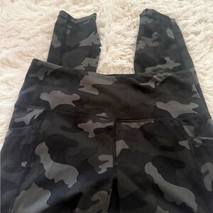 90 Degree By Reflex Black Camouflage Leggings